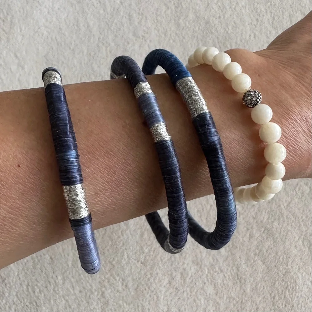 Handmade Flexible Bangle Bracelets from Rwanda - set of 3 blue/silver - Picture 9 of 15